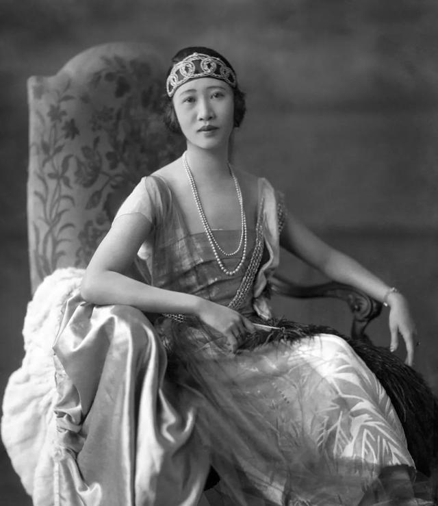 开元棋牌官网豪掷20万美金买下使馆却换来麻将桌上的一杯冷茶？民国最贵名媛这笔账算到死都没算明白(图9)